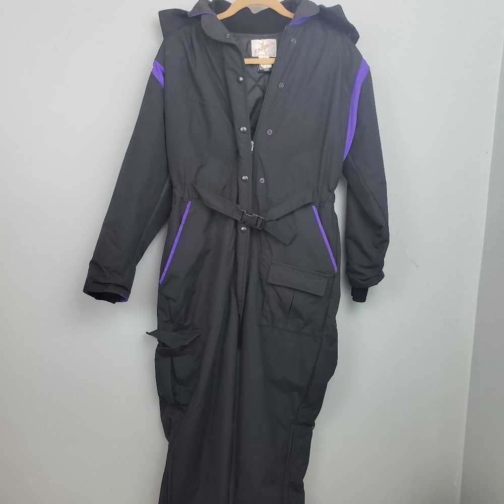 Woman's one piece Thinsulate Ski suit Size Medium w/detachable hood